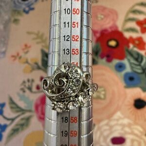 Elegant Silver Crystal Ring